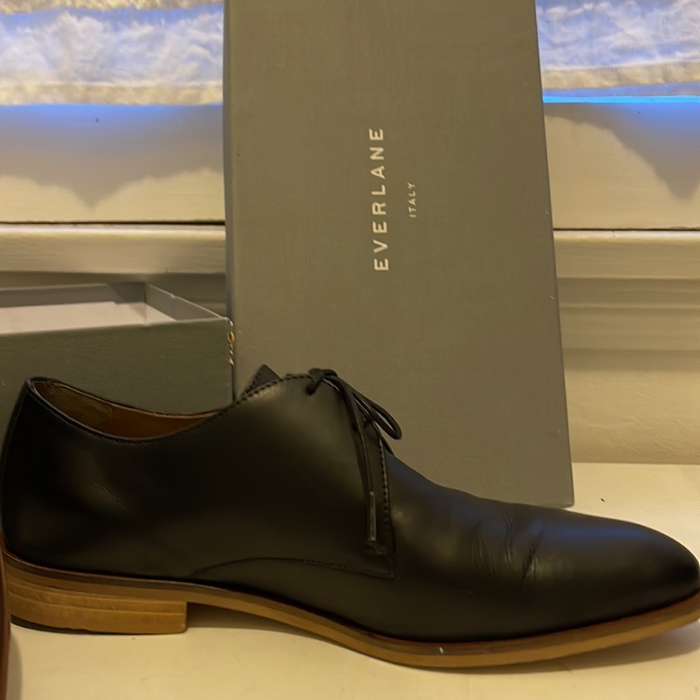 Everlane, black tie up oxford loafers - made in Italy. Size 9. Worn once!